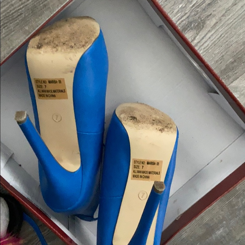 Heels - Picture 2 of 2